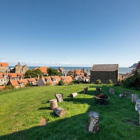 Hillside * Robin Hood's Bay