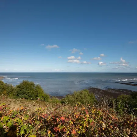 Hillside * Robin Hood's Bay